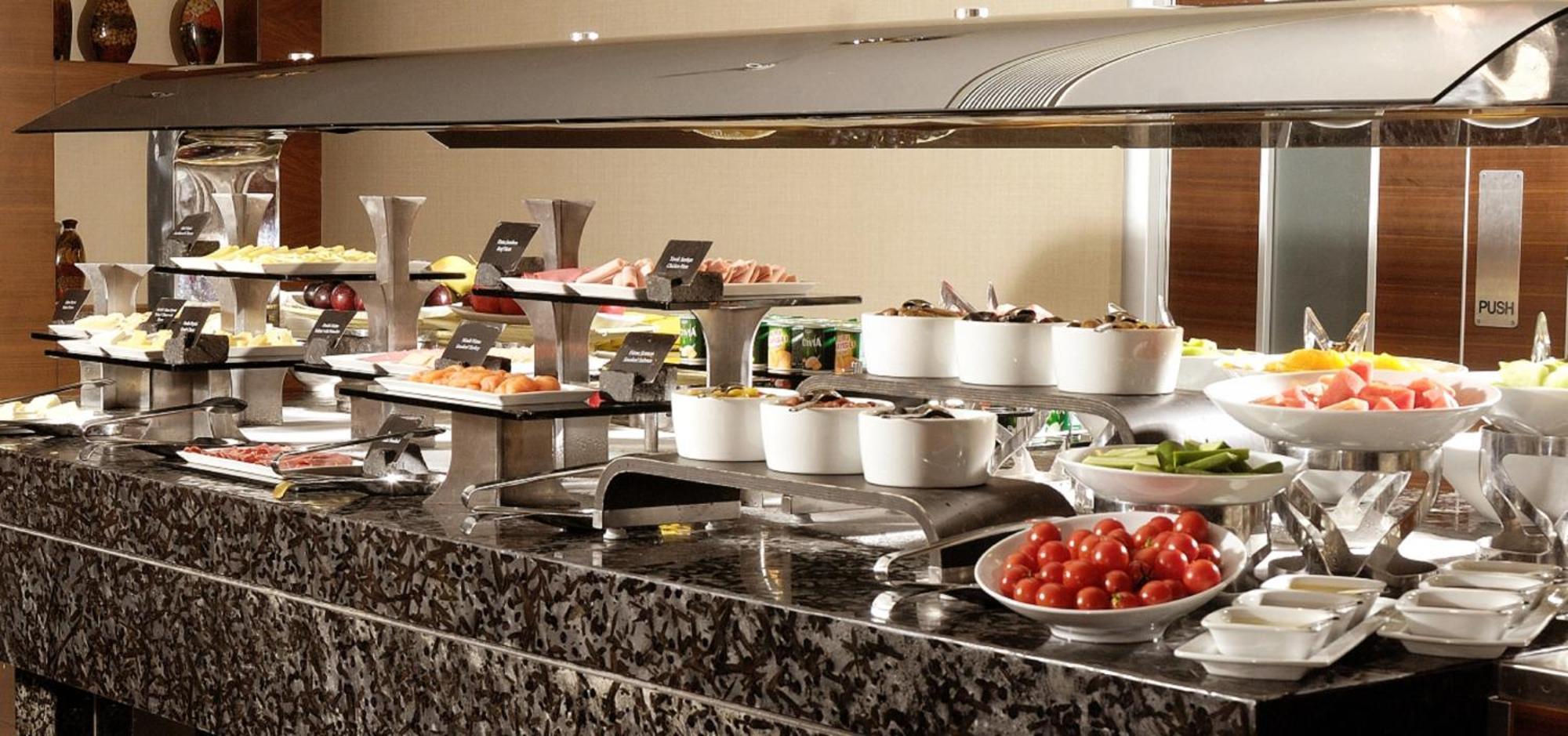 Sheraton Istanbul Atakoy Hotel Ngoại thất bức ảnh A buffet