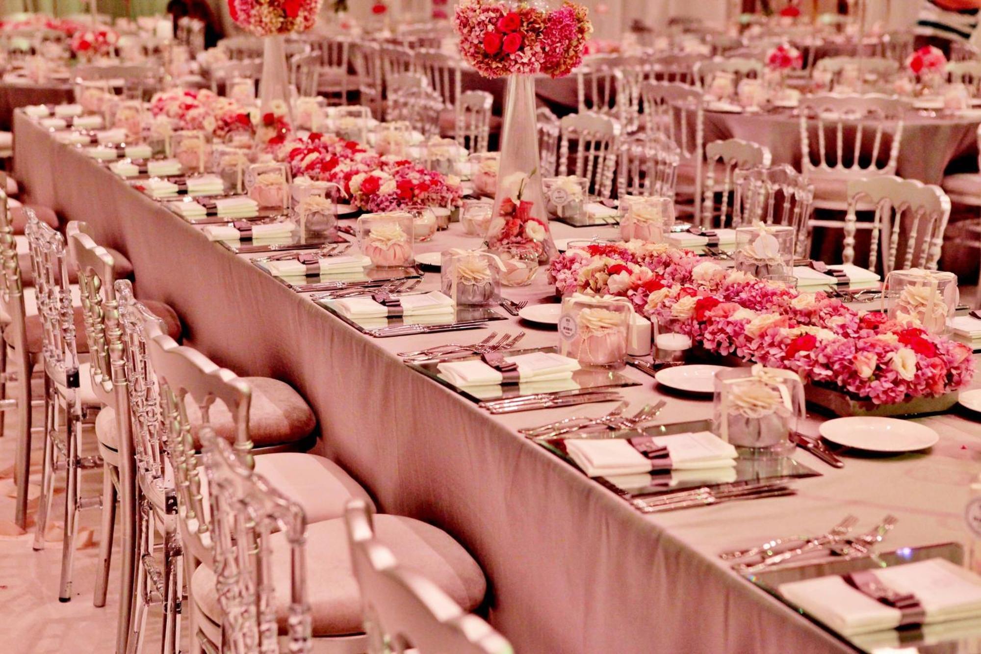 Sheraton Istanbul Atakoy Hotel Ngoại thất bức ảnh A table set for a formal dinner