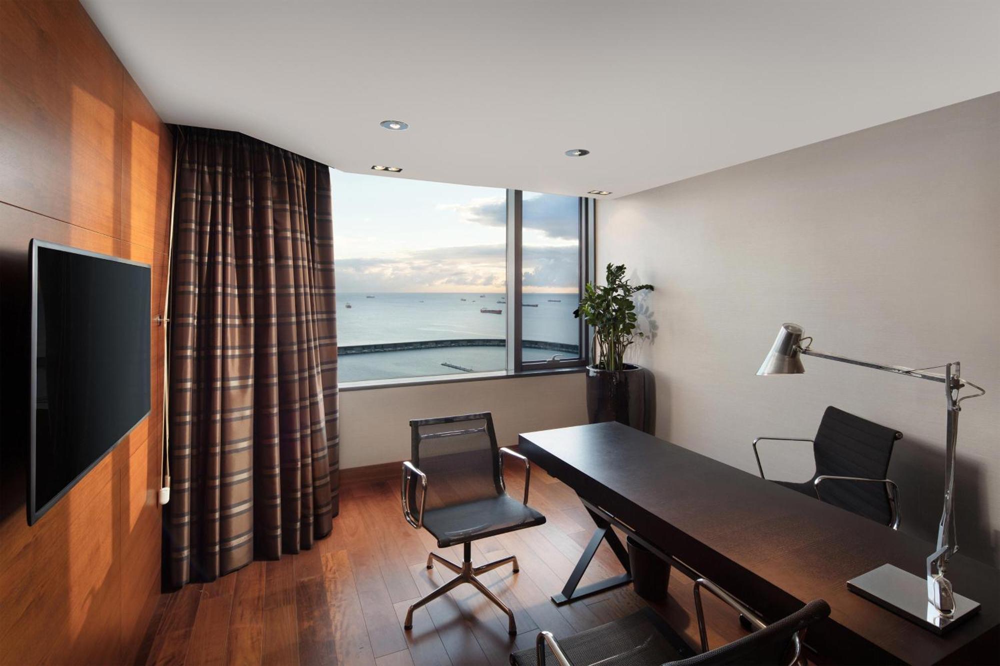 Sheraton Istanbul Atakoy Hotel Ngoại thất bức ảnh Office at the Westin Harbour View